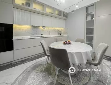 4-комнатная квартира, этаж 4 из 16, 118 м²