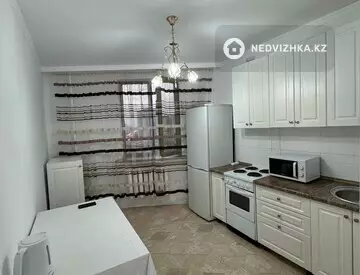 1-комнатная квартира, этаж 11 из 16, 45 м², На длительный срок
