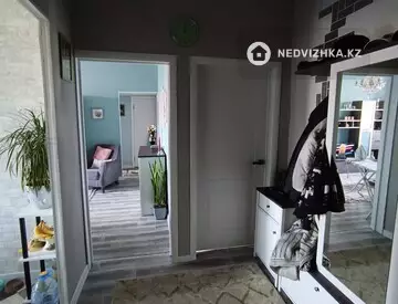 4-комнатная квартира, этаж 4 из 5, 80 м²