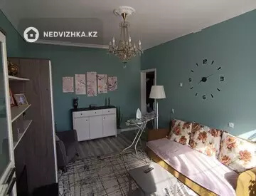 4-комнатная квартира, этаж 4 из 5, 80 м²