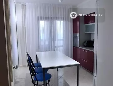 3-комнатная квартира, этаж 1 из 9, 100 м², На длительный срок