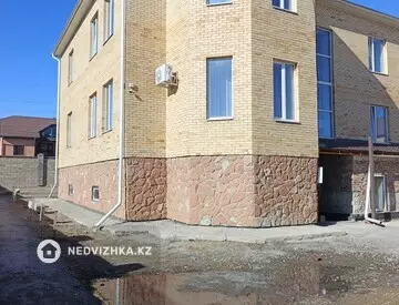 7-комнатный дом, 10 соток, 715 м²