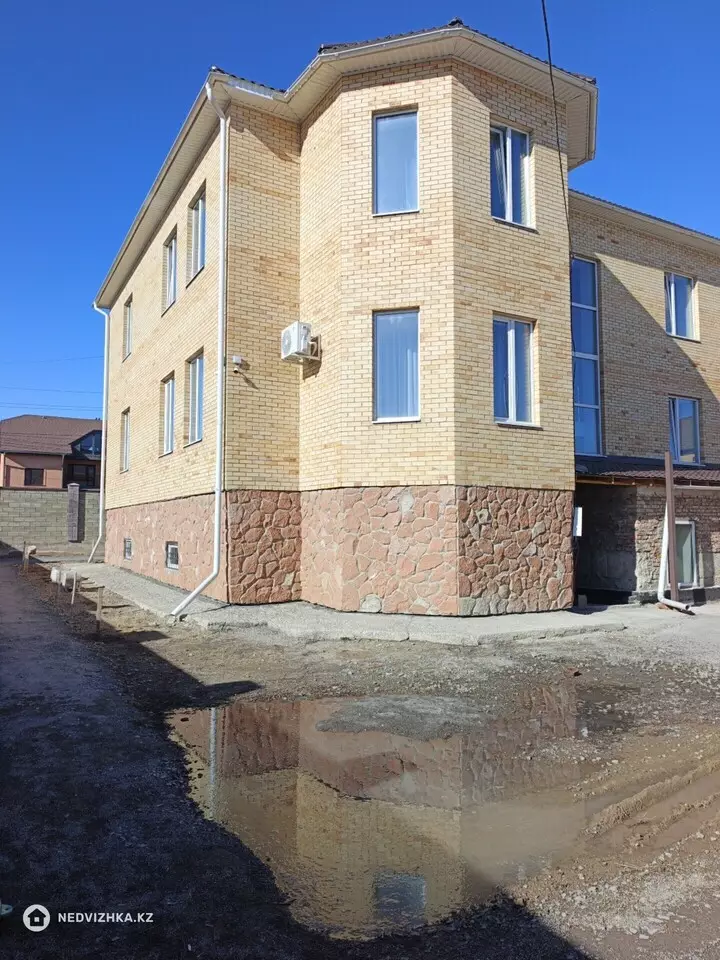 715.1 м², 7-комнатный дом, 10 соток, 715 м², изображение - 1
