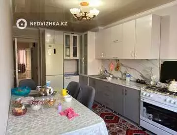 3-комнатная квартира, этаж 2 из 5, 80 м²