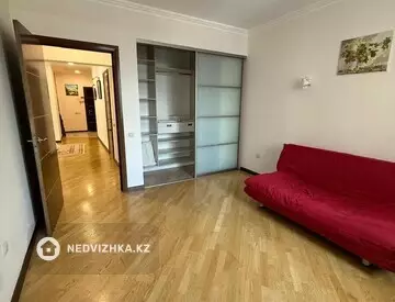 3-комнатная квартира, этаж 10 из 16, 1 000 м²