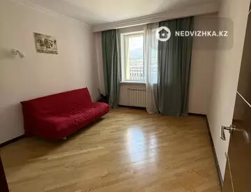3-комнатная квартира, этаж 10 из 16, 1 000 м²