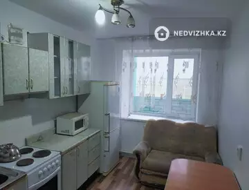 1-комнатная квартира, этаж 4 из 5, 42 м², На длительный срок