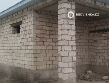 4-комнатная квартира, этаж 4 из 4, 16 м²