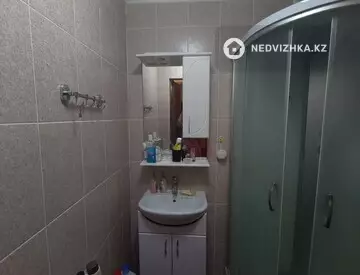 2-комнатная квартира, этаж 3 из 9, 47 м²