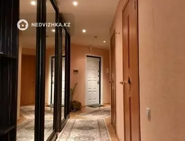 2-комнатная квартира, этаж 22 из 23, 61 м²