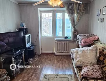 2-комнатная квартира, этаж 4 из 4, 42 м²