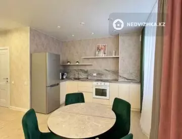 2-комнатная квартира, этаж 5 из 13, 52 м², На длительный срок