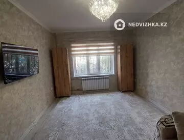 1-комнатная квартира, этаж 1 из 5, 35 м², На длительный срок