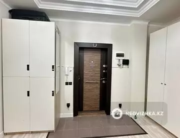 2-комнатная квартира, этаж 3 из 9, 77 м²