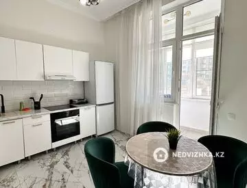 1-комнатная квартира, этаж 2 из 10, 39 м²