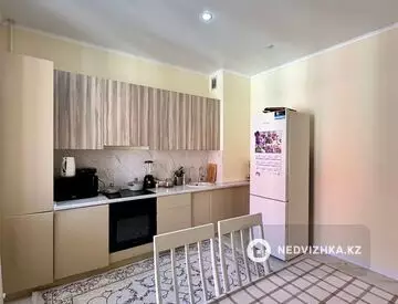 2-комнатная квартира, этаж 8 из 9, 76 м²
