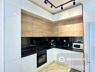 2-комнатная квартира, этаж 3 из 10, 48 м²