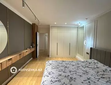3-комнатная квартира, этаж 8 из 9, 120 м²