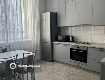2-комнатная квартира, этаж 4 из 9, 72 м²