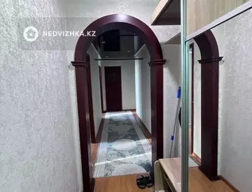 3-комнатная квартира, этаж 9 из 9, 64 м²