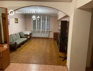 3-комнатная квартира, этаж 1 из 5, 90 м²