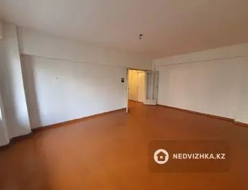 2-комнатная квартира, этаж 2 из 8, 72 м²