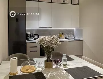 3-комнатная квартира, этаж 2 из 12, 80 м²
