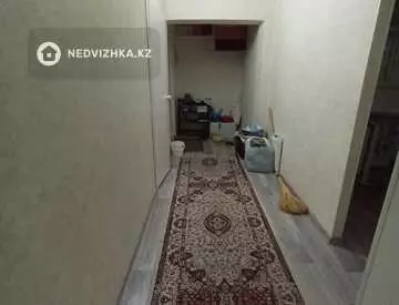 1-комнатная квартира, этаж 1 из 5, 42 м², На длительный срок