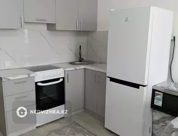 2-комнатная квартира, этаж 10 из 18, 40 м², На длительный срок