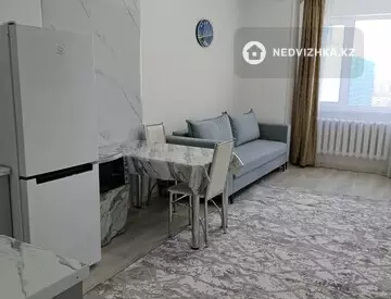 2-комнатная квартира, этаж 10 из 18, 40 м², На длительный срок