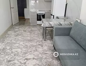 2-комнатная квартира, этаж 10 из 18, 40 м², На длительный срок