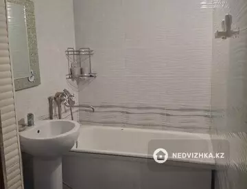 3-комнатная квартира, этаж 2 из 5, 67 м², На длительный срок