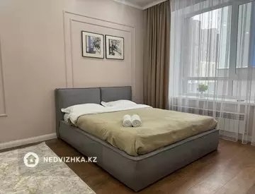 1-комнатная квартира, этаж 3 из 10, 38 м², Посуточно