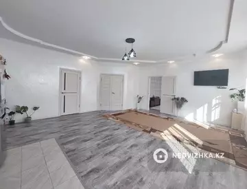 4-комнатный дом, 5 соток, 121 м²