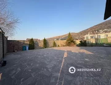 4-комнатный дом, 15.5 соток, 265 м²