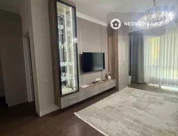2-комнатная квартира, этаж 9 из 12, 74 м²