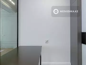 3-комнатная квартира, этаж 2 из 3, 131 м²