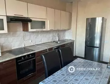 1-комнатная квартира, этаж 2 из 11, 49 м², На длительный срок