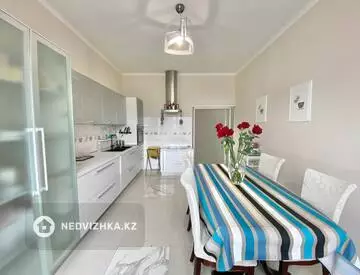 3-комнатная квартира, этаж 5 из 6, 130 м²