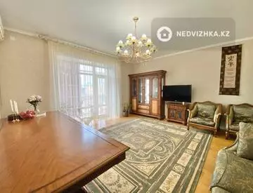 4-комнатная квартира, этаж 5 из 6, 130 м²