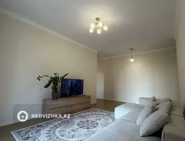 2-комнатная квартира, этаж 4 из 12, 65 м²