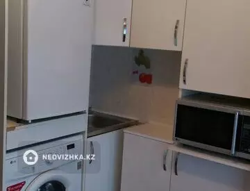 1-комнатная квартира, этаж 4 из 4, 17 м²