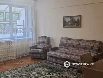 3-комнатная квартира, этаж 4 из 5, 95 м², На длительный срок