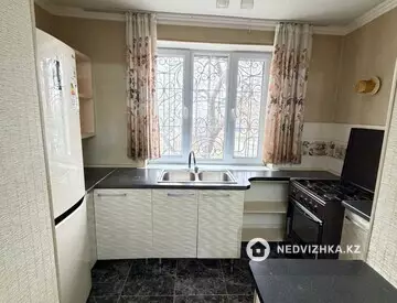 3-комнатная квартира, этаж 1 из 5, 100 м²