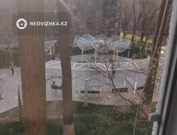 2-комнатная квартира, этаж 3 из 5, 44 м²