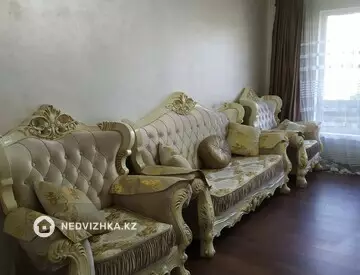 3-комнатная квартира, этаж 1 из 9, 83 м², На длительный срок