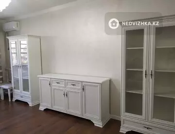 3-комнатная квартира, этаж 1 из 9, 83 м², На длительный срок