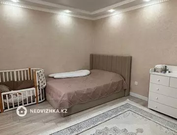 1-комнатная квартира, этаж 4 из 10, 42 м²