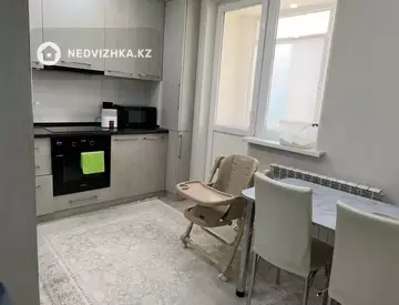 1-комнатная квартира, этаж 4 из 10, 42 м²