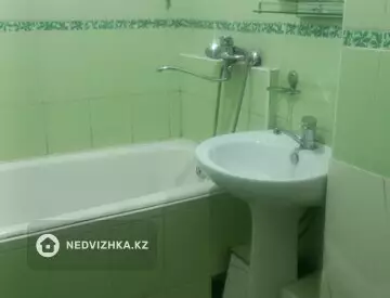 2-комнатная квартира, этаж 2 из 5, 60 м², На длительный срок